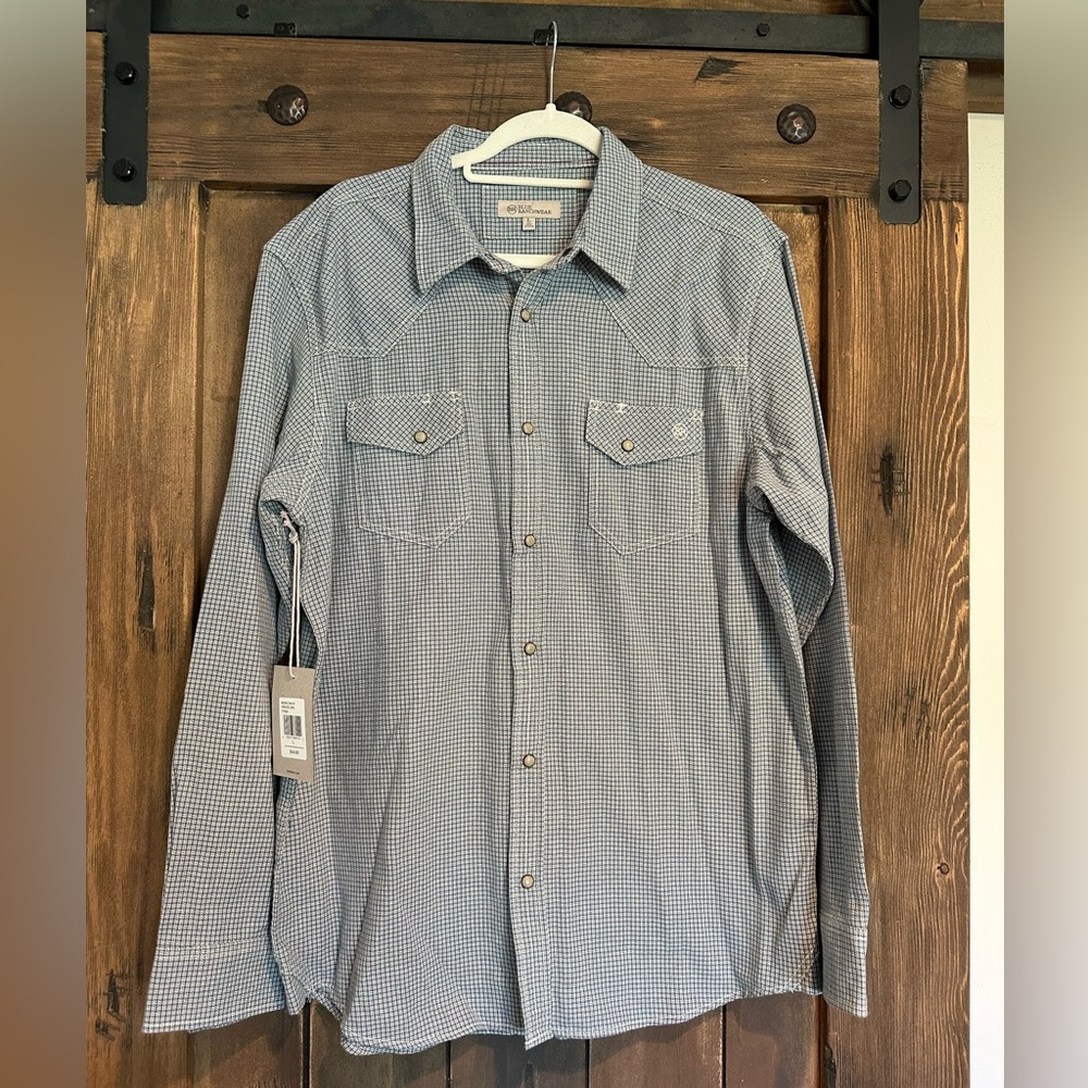 Men’s pearl snap button down shirt